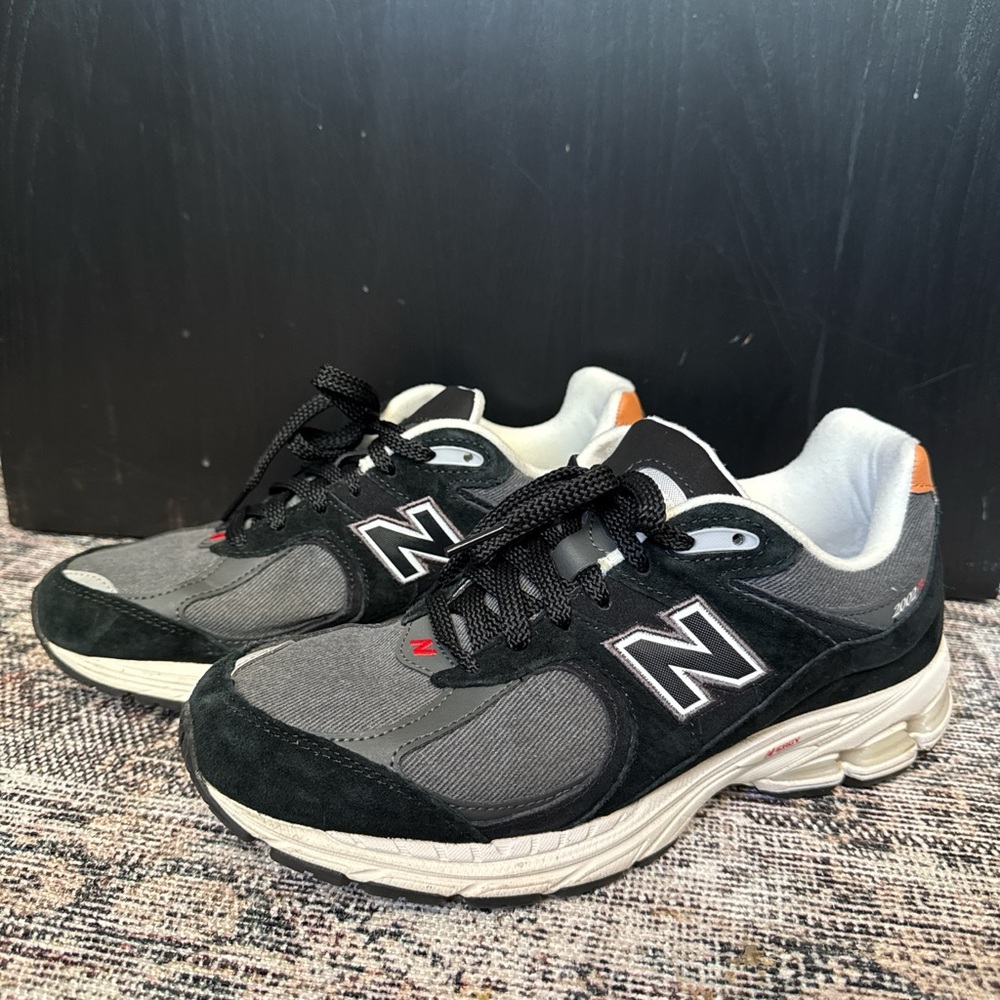 New Balance 2002R Sneakers